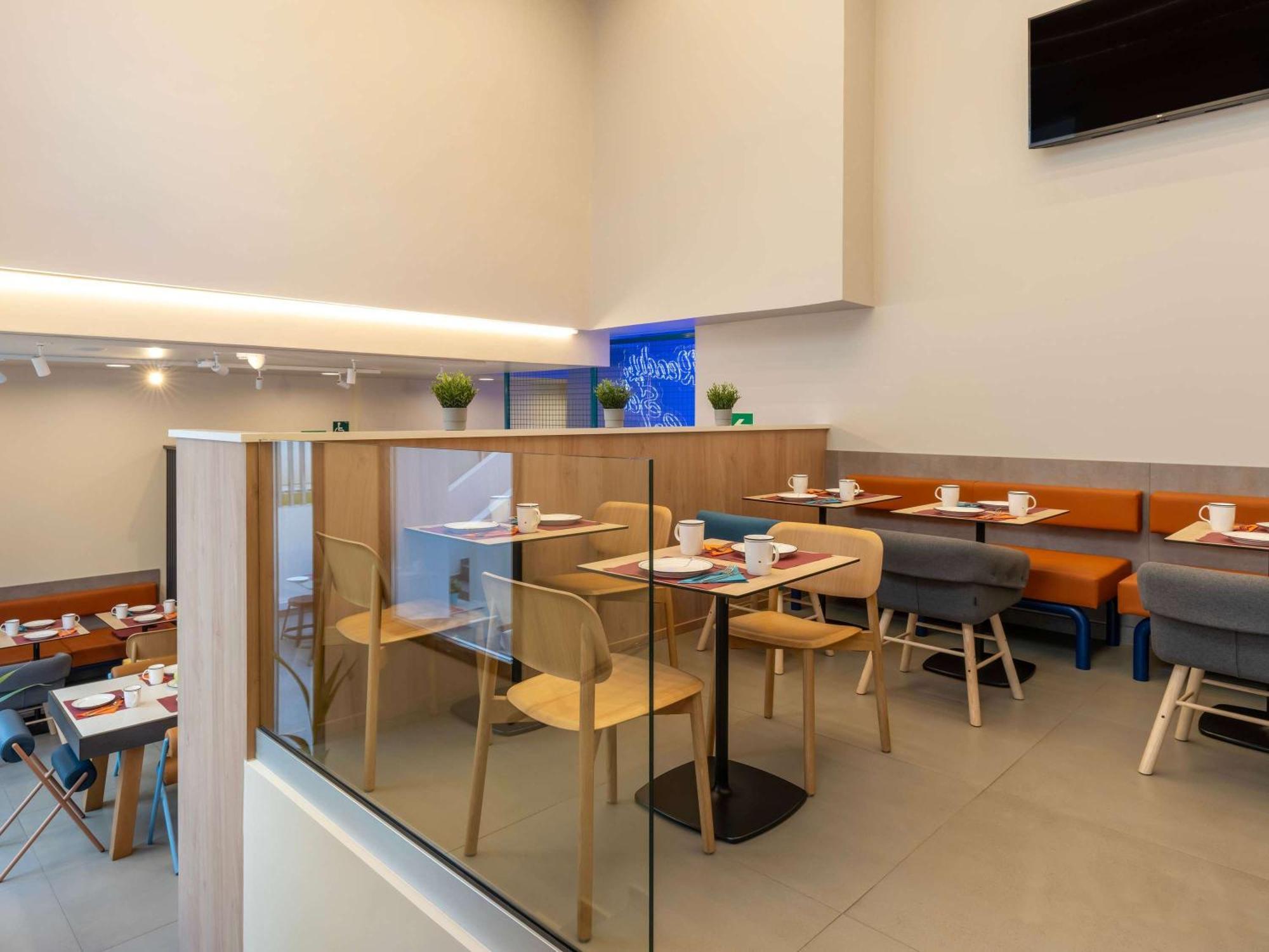 Ibis Budget Valencia Centro Puerto Exterior foto